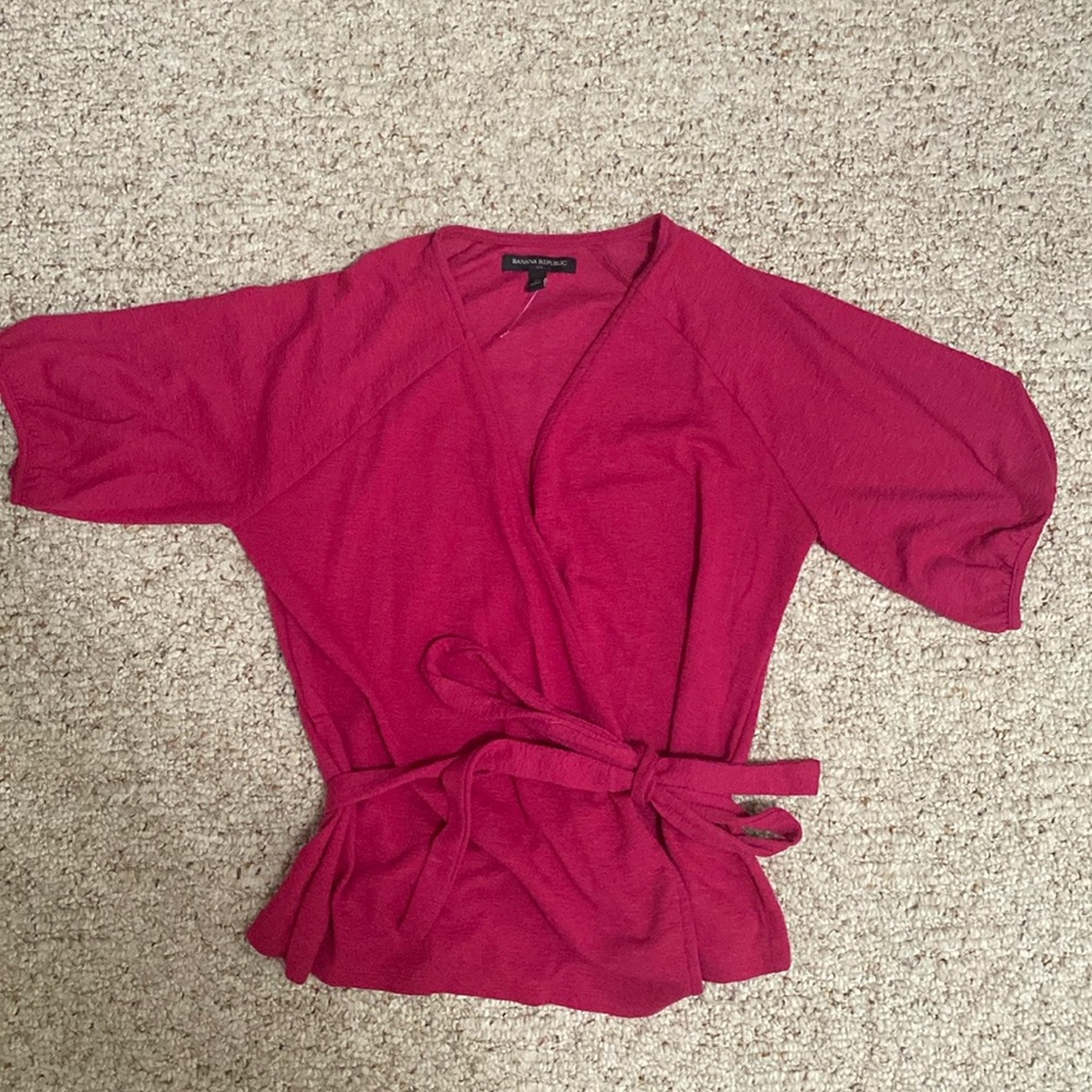 Banana Republic Factory Pink Wrap Top Size M - Picture 1 of 3